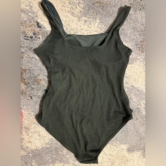 Seraphine Olive Textured one piece swimsuit - maternity - Picture 2 of 3